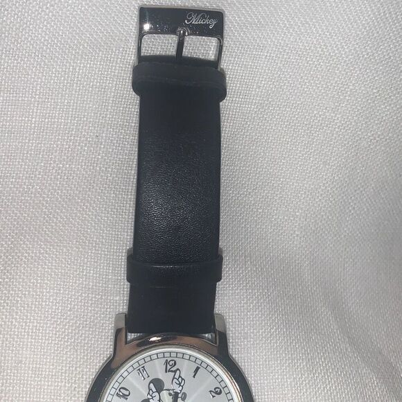 Disney Mickey Leather Movement Watch Japan - Picture 4 of 15